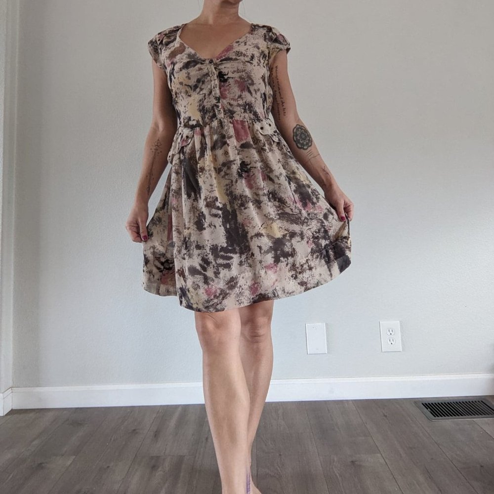 Flirty Floral Dress. (Just Jeans, size S)